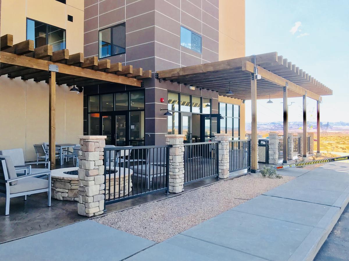 Country & By Radisson, Page, Az